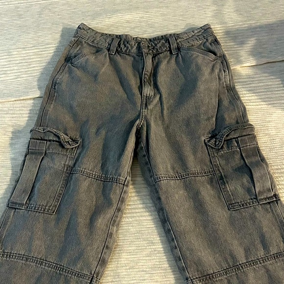H&am BAGGY GREY CARGOS - Picture 1 of 3